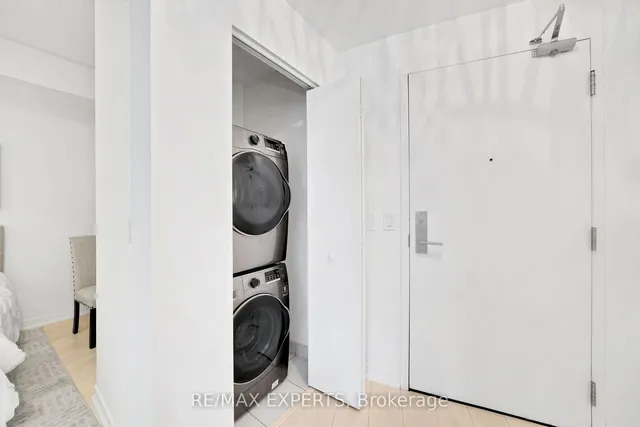 Additional image 12 of 51 East Liberty St Unit 2207