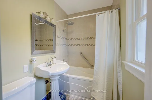 Additional image 12 of 142 Spadina Rd