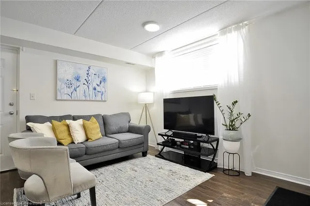 Additional image 10 of 950 Highland Rd Unit 1