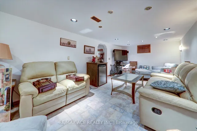 Additional image 29 of 31 Crosland Dr