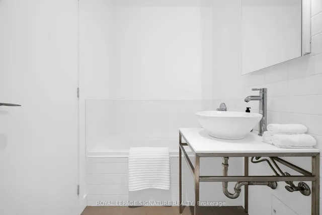 Additional image 22 of 75 Portland St Unit 809