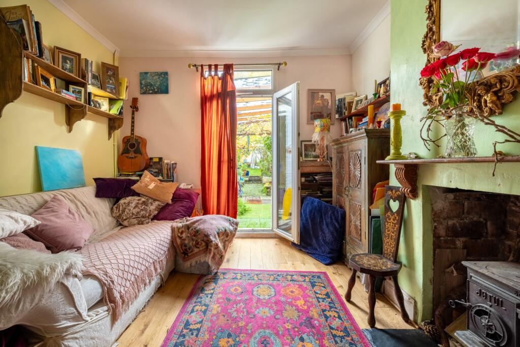 Additional image 7 of Central Glastonbury