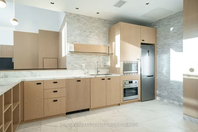 Additional image 32 of 65 Annie Craig Dr Unit 607