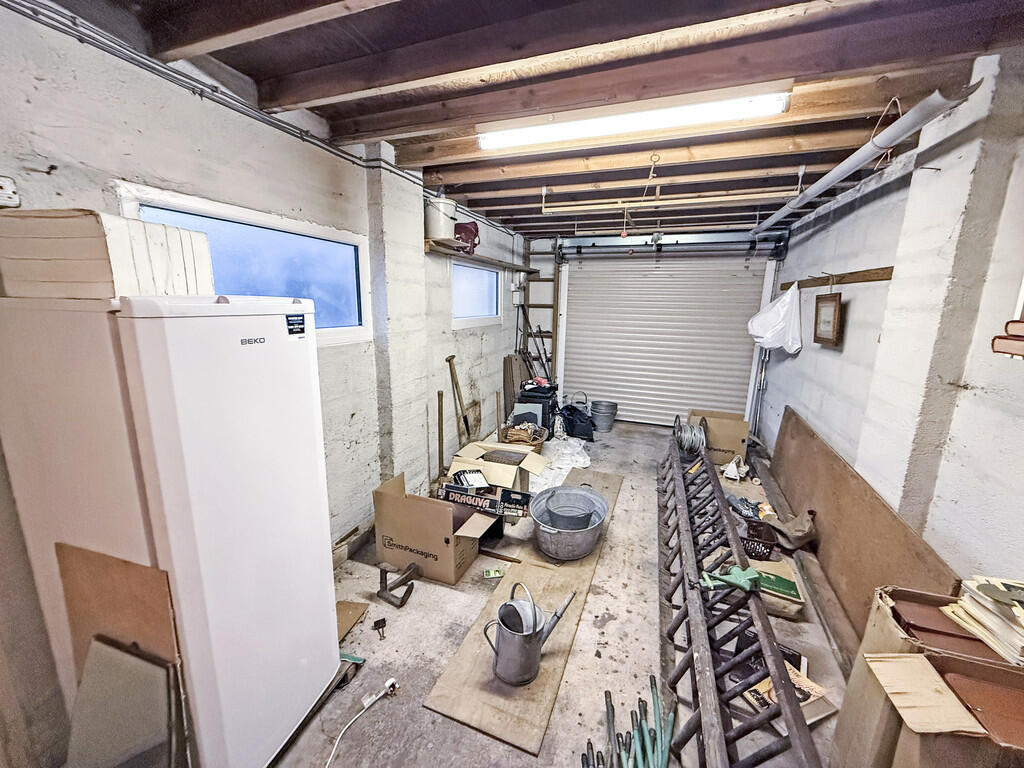 Additional image 17 of Field Close, Westbury