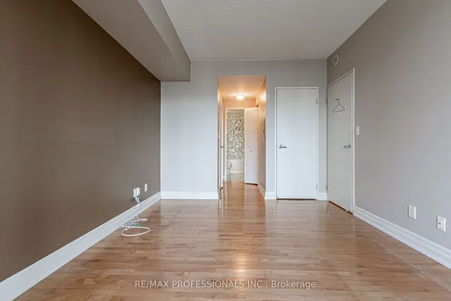 Additional image 8 of 70 Alexander St Unit 1007