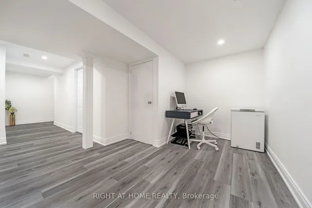 Additional image 35 of 12 Lace Fernway