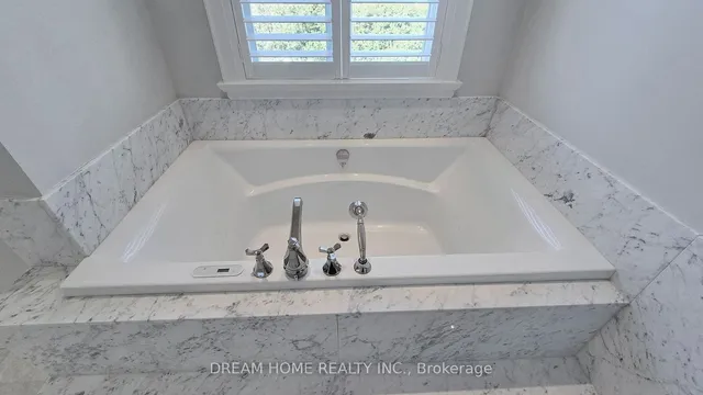 Additional image 22 of 276 Dunview Ave