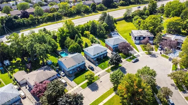 Additional image 36 of 104 Shadeland Cres