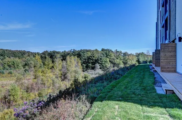 Additional image 38 of 261 Woodbine Ave