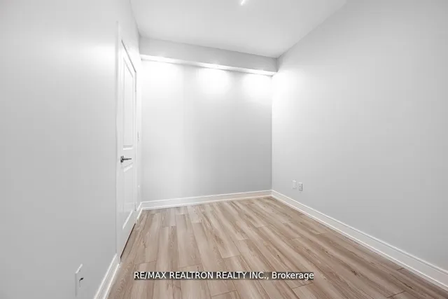 Additional image 22 of 386 Yonge St Unit 4909