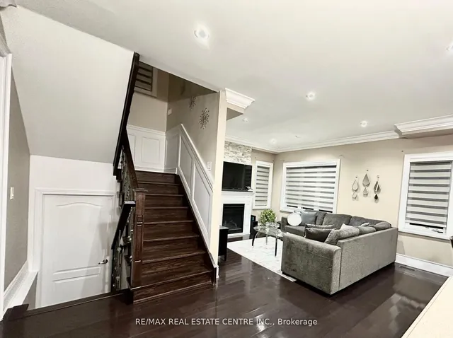 Additional image 12 of 110 Allenby Ave