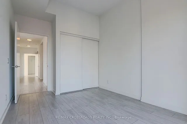 Additional image 20 of 270 Dufferin St Unit LPH3