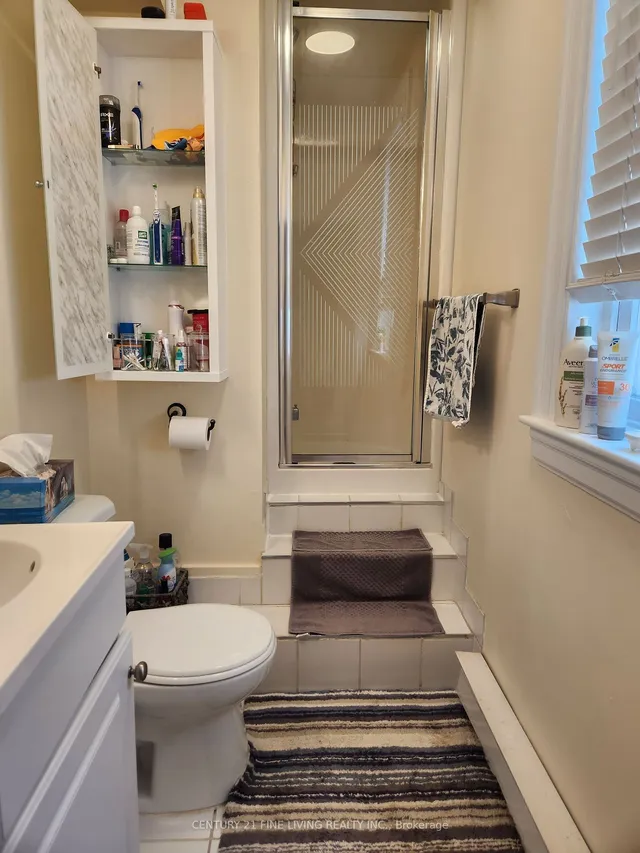 Additional image 8 of 35 Columbine Ave