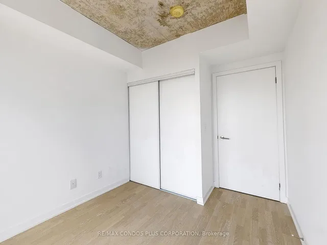 Additional image 27 of 47 Mutual St Unit 1907