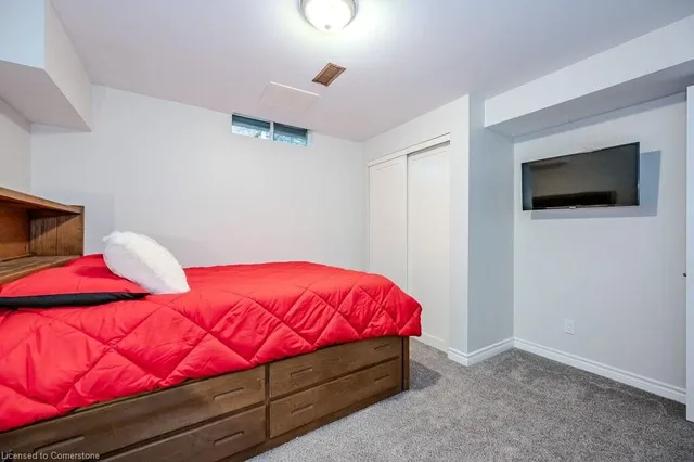 Additional image 33 of 57 Tinatawa Crt