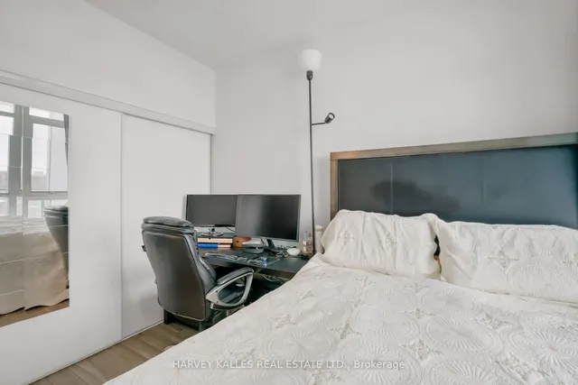 Additional image 18 of 15 Singer Crt Unit Ph06