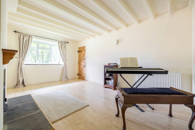 Additional image 5 of Picturesque 5 bedroom detached family home