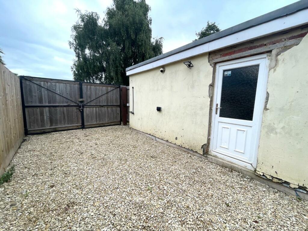 Additional image 15 of Grange Avenue, Street