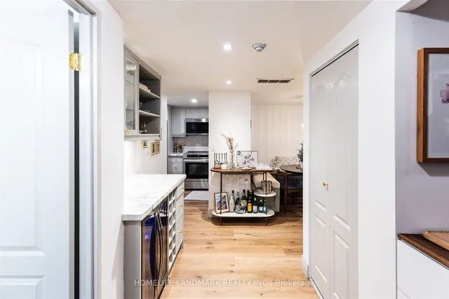 Primary image of 9 Greenbriar Rd Unit 201