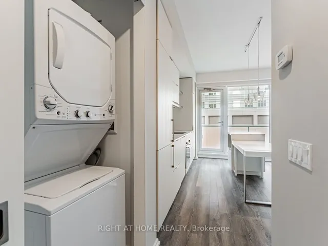 Additional image 21 of 197 Yonge St Unit 1204