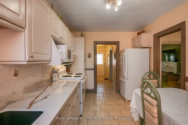 Additional image 12 of 94 Fairbank Ave