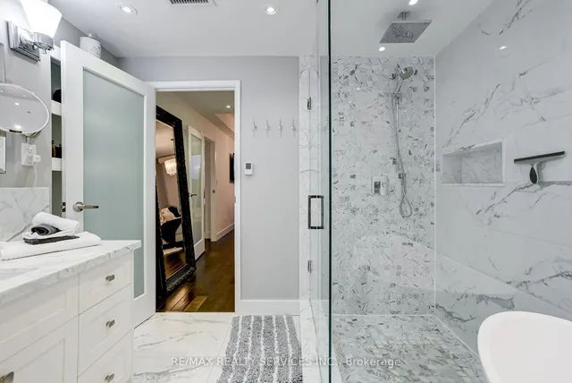 Additional image 34 of 588 Annette St Unit 503