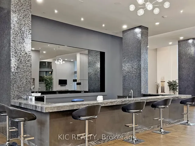 Additional image 32 of 400 Adelaide St Unit 107