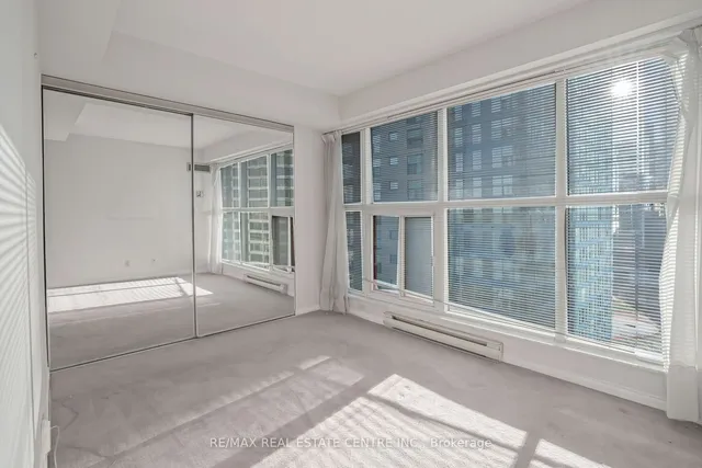 Additional image 18 of 99 Harbour Sq Unit 1702