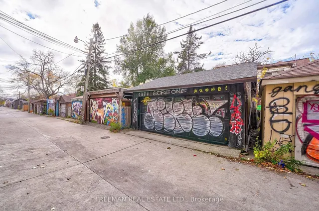 Additional image 34 of 555 Markham St
