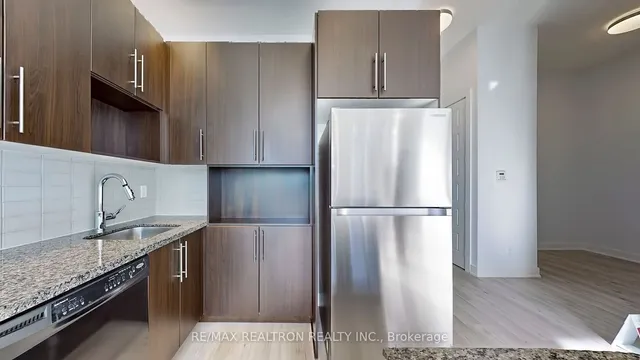 Additional image 21 of 28 Linden St Unit 203