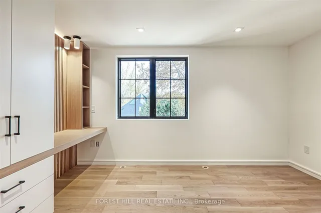 Additional image 29 of 127 Welland Ave