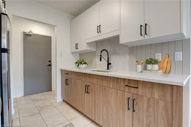 283 Fairway Rd Unit 405