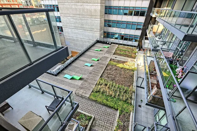 Additional image 11 of 30 Roehampton Ave Unit 609