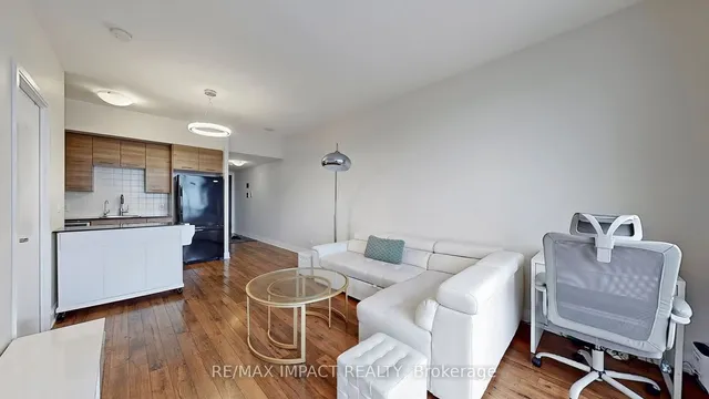 Additional image 18 of 125 Village Green Sq Unit 2212