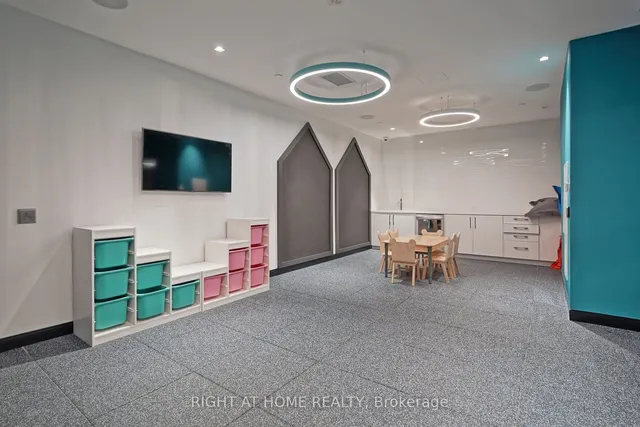 Additional image 38 of 286 Main St Unit 1012