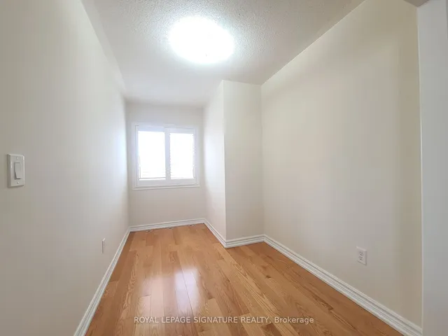 Additional image 27 of 54 Wyper Sq