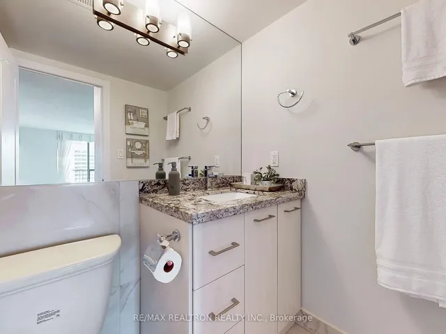 Additional image 20 of 33 Harbour Sq Unit 3004
