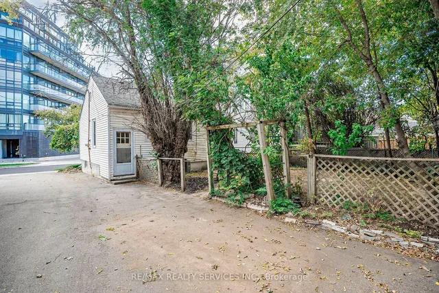 Additional image 7 of 9 Avon Park Dr