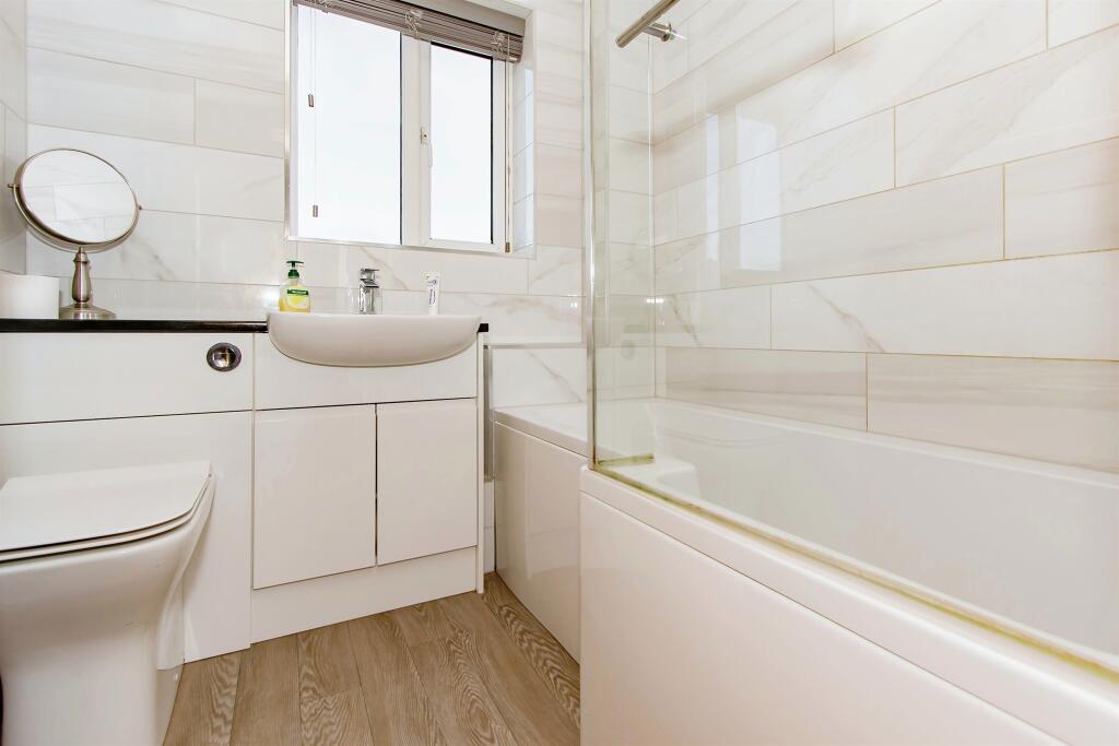 Additional image 13 of Broadleaze, Yeovil