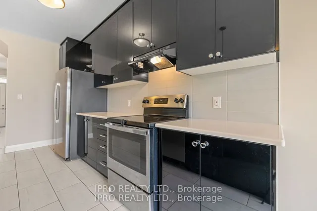 Additional image 6 of 208 Woodbine Ave