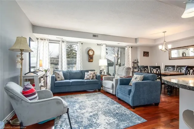 Additional image 8 of 3267 King St Unit 204