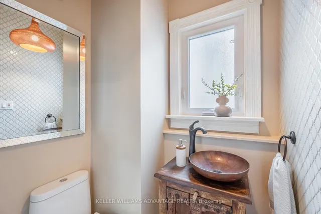 Additional image 18 of 632 Woodbine Ave