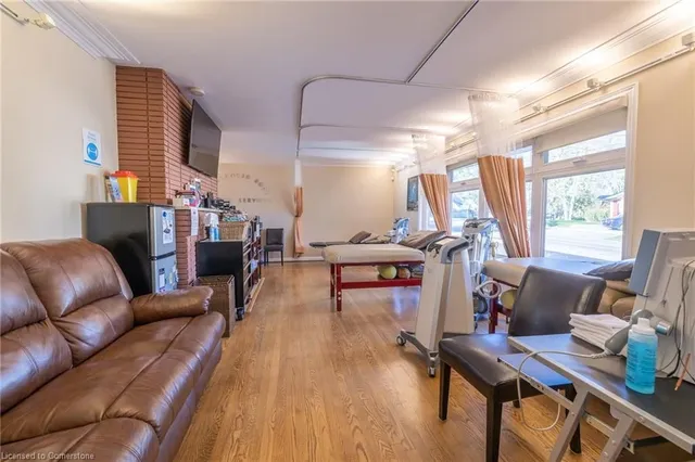 Additional image 21 of 11 Belmont Ave