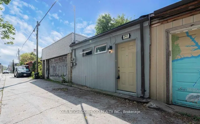 Primary image of 243 Lippincott St