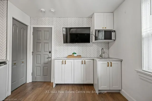 Additional image 26 of 11 MANSION St