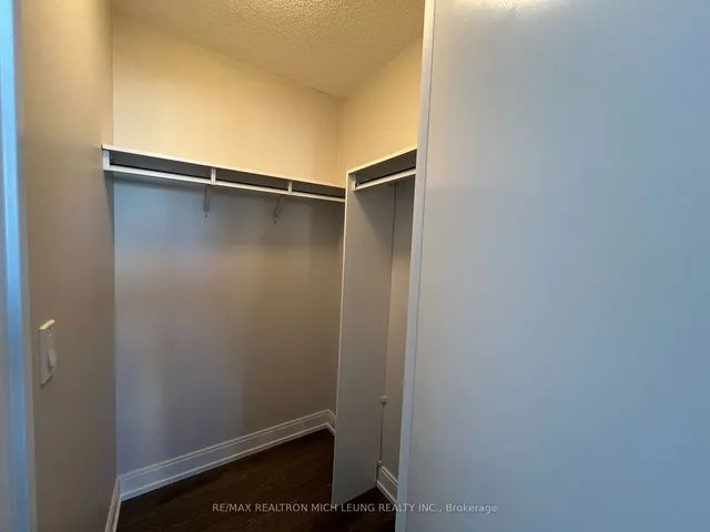 Additional image 13 of 125 Village Green Sq Unit 1109