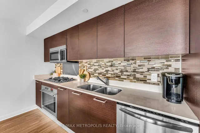 Additional image 18 of 375 King St Unit 3009