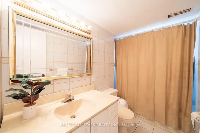 Additional image 17 of 30 Orangewood Cres