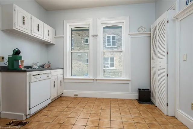 Additional image 23 of 109 College St