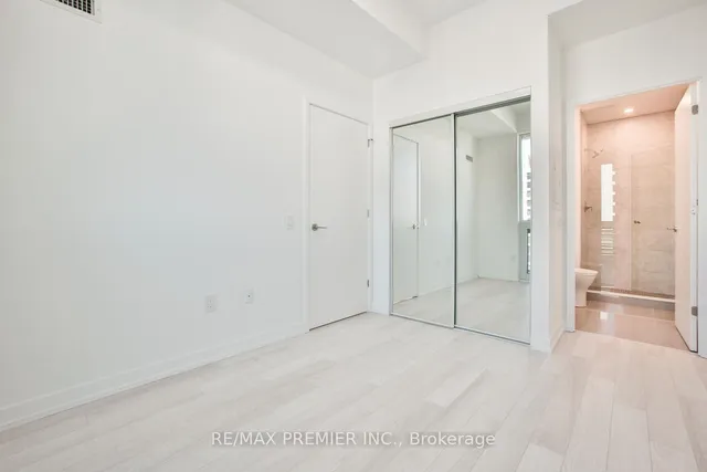 Additional image 18 of 39 Roehampton Ave Unit 3010